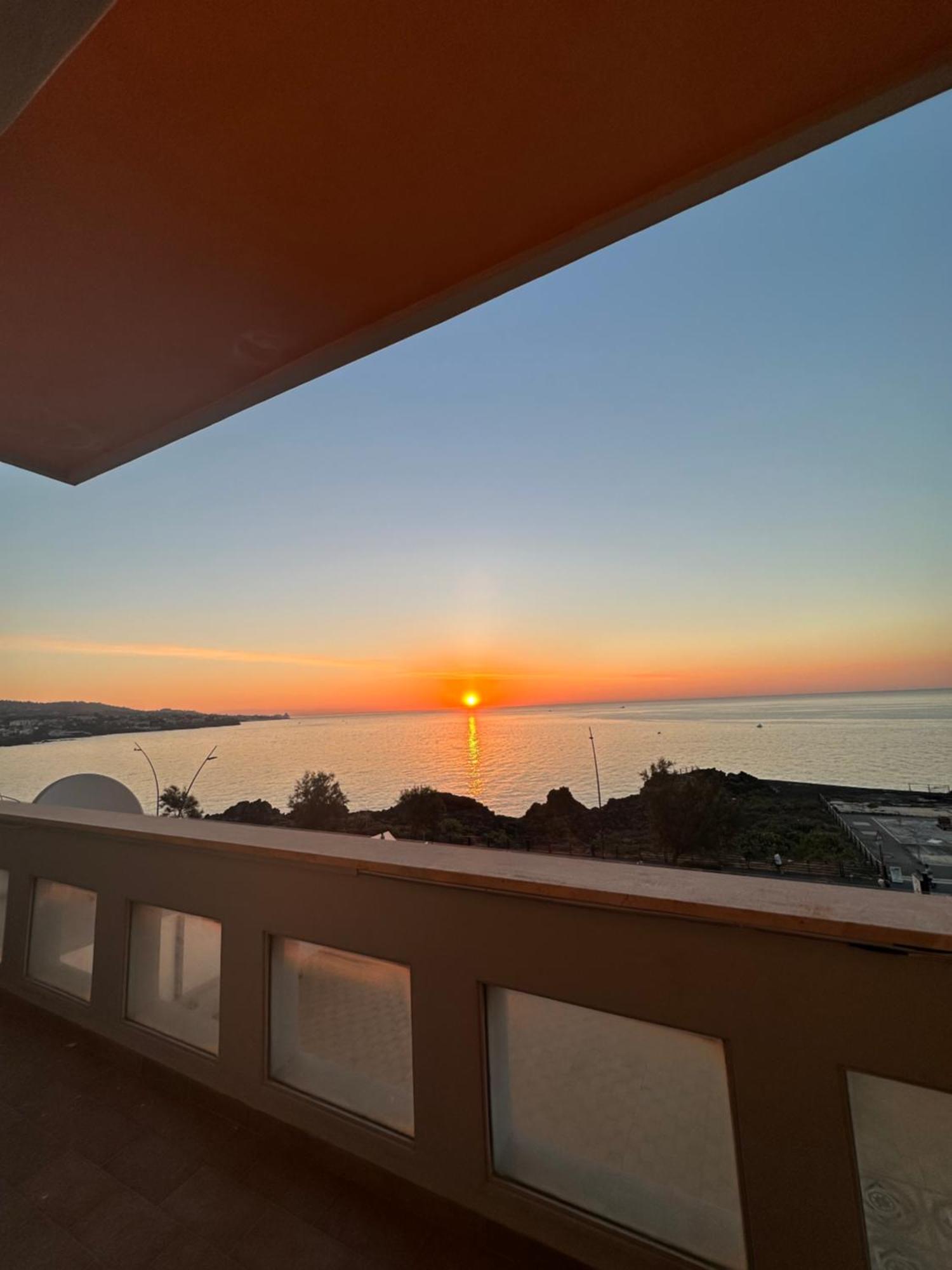 Perla Marina Sea View Apartment Catania Luaran gambar