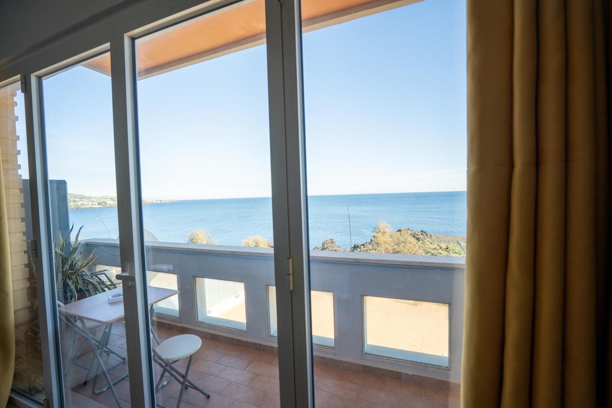 Perla Marina Sea View Apartment Catania Luaran gambar